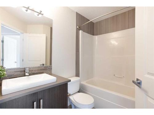 16 Walden Walk Se, Calgary, AB - Indoor Photo Showing Bathroom