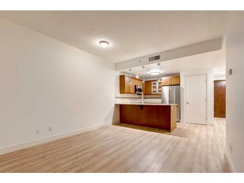 1701-817 15 Avenue Sw, Calgary, AB - Indoor Photo Showing Kitchen