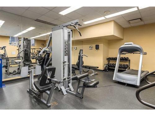 1701-817 15 Avenue Sw, Calgary, AB - Indoor Photo Showing Gym Room