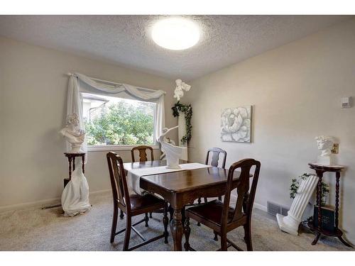 639 1 Street North, Vulcan, AB - Indoor Photo Showing Dining Room