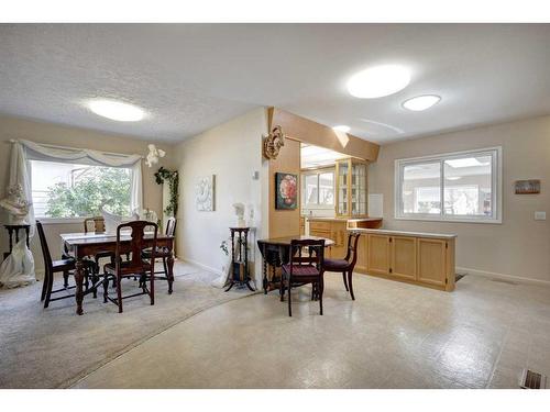 639 1 Street North, Vulcan, AB - Indoor Photo Showing Dining Room