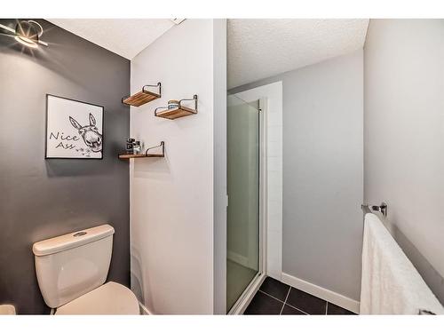 312-20 Sierra Morena Mews Sw, Calgary, AB - Indoor Photo Showing Bathroom