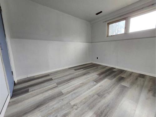 444 Penworth Rise Se, Calgary, AB - Indoor Photo Showing Other Room