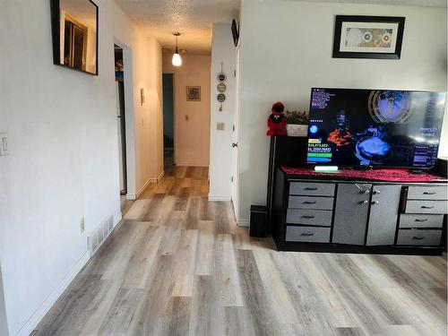 444 Penworth Rise Se, Calgary, AB - Indoor Photo Showing Other Room