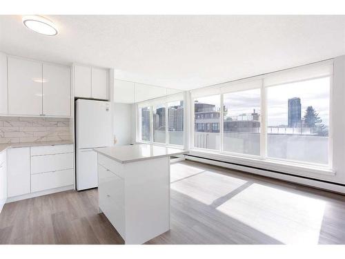 404-316 1 Avenue Ne, Calgary, AB - Indoor Photo Showing Kitchen