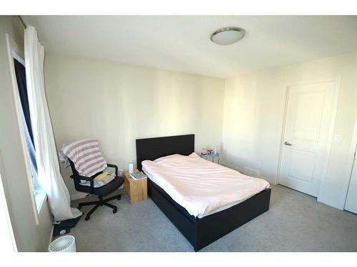 65 Walden Se, Calgary, AB - Indoor Photo Showing Bedroom