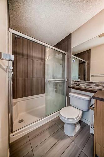 65 Walden Walk Se, Calgary, AB - Indoor Photo Showing Bathroom