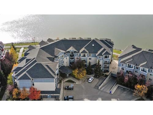 208-120 Country Village Circle Ne, Calgary, AB - Outdoor