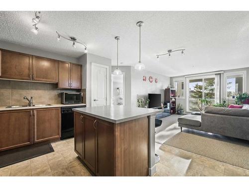 208-120 Country Village Circle Ne, Calgary, AB - Indoor