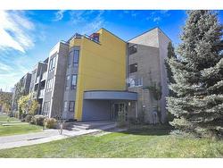 305-611 Edmonton Trail NE Calgary, AB T2E 3J3