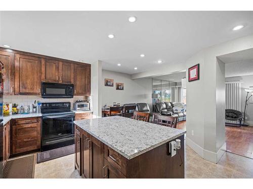 2-131 Templehill Drive Ne, Calgary, AB - Indoor Photo Showing Kitchen