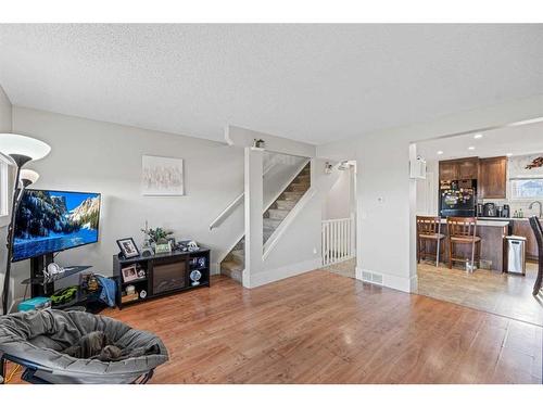 2-131 Templehill Drive Ne, Calgary, AB - Indoor