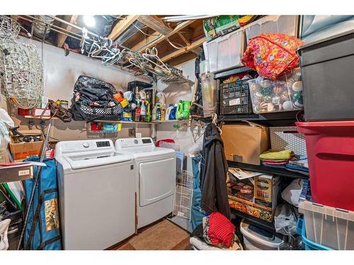 2-131 Templehill Drive Ne, Calgary, AB - Indoor Photo Showing Laundry Room