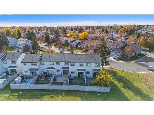 2-131 Templehill Drive Ne, Calgary, AB - Outdoor