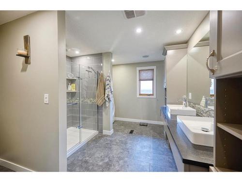 36 Taylor Way Se, Airdrie, AB - Indoor Photo Showing Bathroom