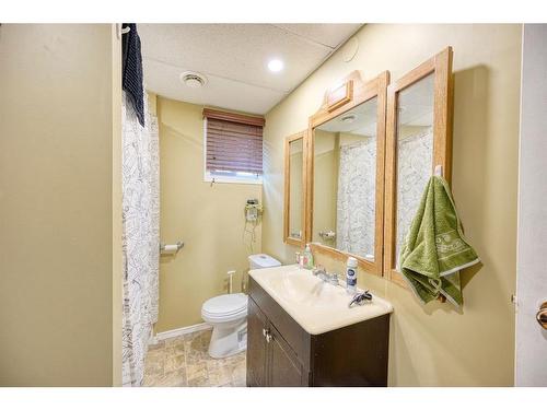 36 Taylor Way Se, Airdrie, AB - Indoor Photo Showing Bathroom