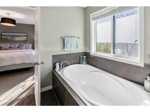 264 Brightonwoods Gardens Se, Calgary, AB - Indoor Photo Showing Bathroom