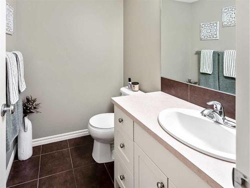 264 Brightonwoods Gardens Se, Calgary, AB - Indoor Photo Showing Bathroom