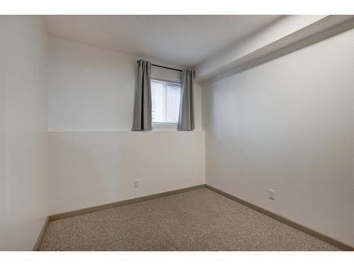 914-11010 Bonaventure Drive Se, Calgary, AB - Indoor Photo Showing Other Room