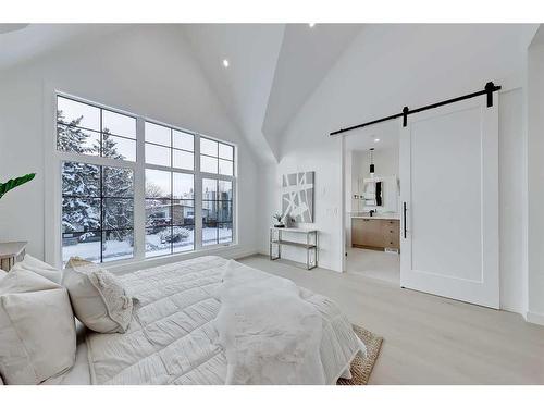 2414 32 Street Sw, Calgary, AB - Indoor Photo Showing Bedroom