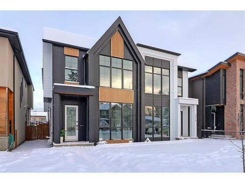 2414 32 Street Sw, Calgary, AB - Outdoor