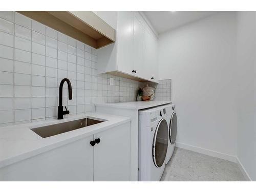 2414 32 Street Sw, Calgary, AB - Indoor Photo Showing Laundry Room