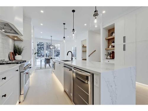 2414 32 Street Sw, Calgary, AB - Indoor Photo Showing Kitchen With Upgraded Kitchen