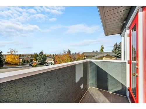 38 Woodbriar Place Sw, Calgary, AB - Outdoor With Balcony