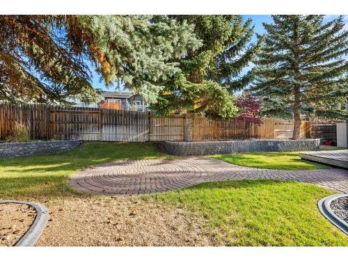 38 Woodbriar Place Sw, Calgary, AB - Outdoor With Backyard