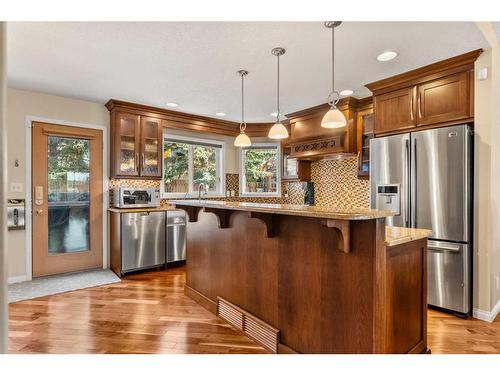 38 Woodbriar Place Sw, Calgary, AB - Indoor Photo Showing Kitchen With Stainless Steel Kitchen With Upgraded Kitchen