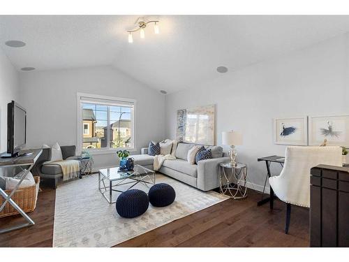 80 Evansridge View Nw, Calgary, AB - Indoor Photo Showing Living Room