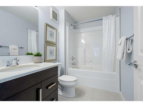 80 Evansridge View Nw, Calgary, AB - Indoor Photo Showing Bathroom