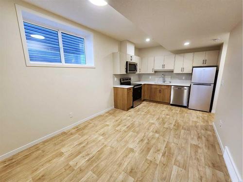 116 Setonstone Gardens Se, Calgary, AB - Indoor Photo Showing Kitchen