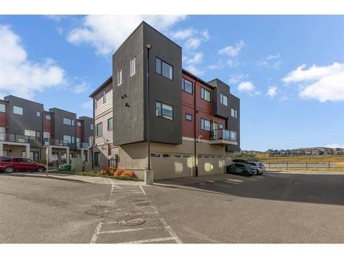 701-218 Sherwood Square Nw, Calgary, AB - Outdoor