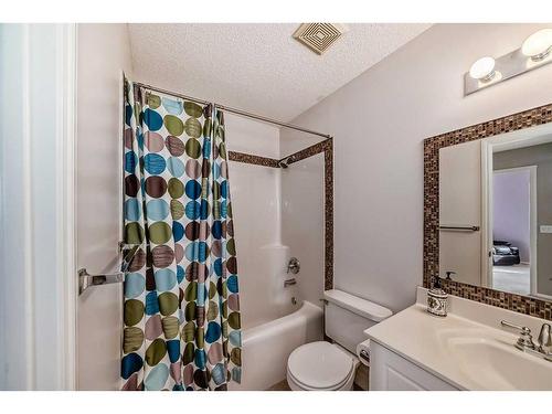 125 Cougarstone Place Sw, Calgary, AB - Indoor Photo Showing Bathroom