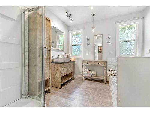 71067 Township Road 38-0, Rural Clearwater County, AB - Indoor Photo Showing Bathroom