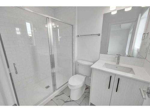 636 Dawson Drive, Chestermere, AB - Indoor Photo Showing Bathroom