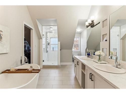 89 Somme Boulevard Sw, Calgary, AB - Indoor Photo Showing Bathroom