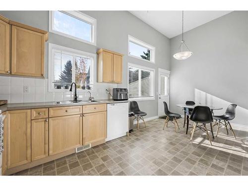 51 Crystal Shores Cove, Okotoks, AB - Indoor Photo Showing Kitchen