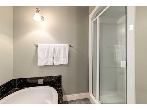 6501-400 Eau Claire Avenue Sw, Calgary, AB - Indoor Photo Showing Bathroom