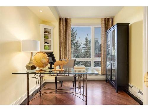 6501-400 Eau Claire Avenue Sw, Calgary, AB - Indoor