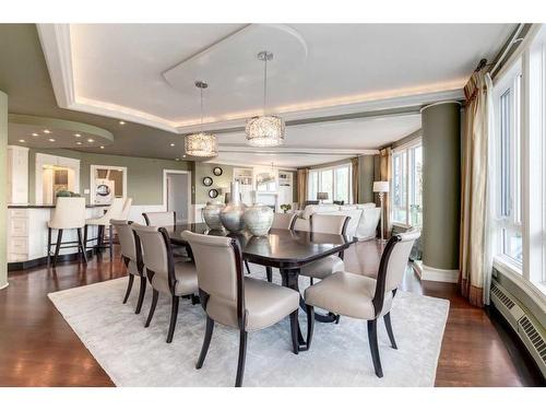 6501-400 Eau Claire Avenue Sw, Calgary, AB - Indoor Photo Showing Dining Room