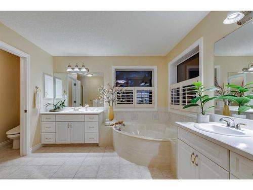 214 Slopeview Drive Sw, Calgary, AB - Indoor Photo Showing Bathroom