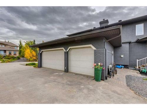 214 Slopeview Drive Sw, Calgary, AB - Outdoor With Exterior