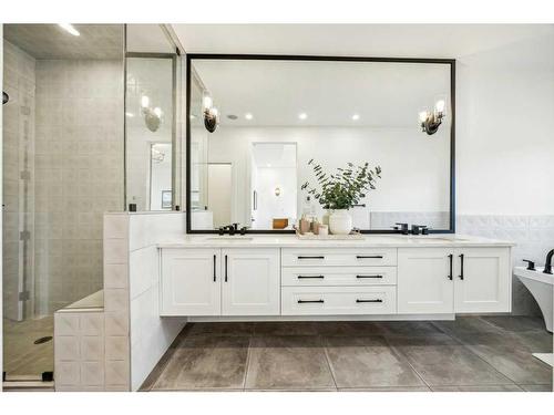 2210 6 Avenue Nw, Calgary, AB - Indoor Photo Showing Bathroom