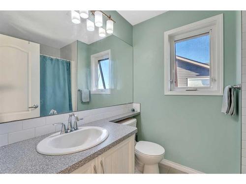 454 Auburn Crest Way Se, Calgary, AB - Indoor Photo Showing Bathroom