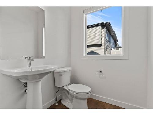 1604-280 Chelsea Road, Chestermere, AB - Indoor Photo Showing Bathroom