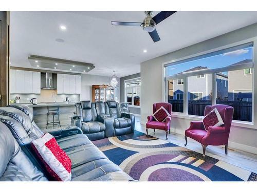 208 Bayview Street Sw, Airdrie, AB - Indoor Photo Showing Living Room