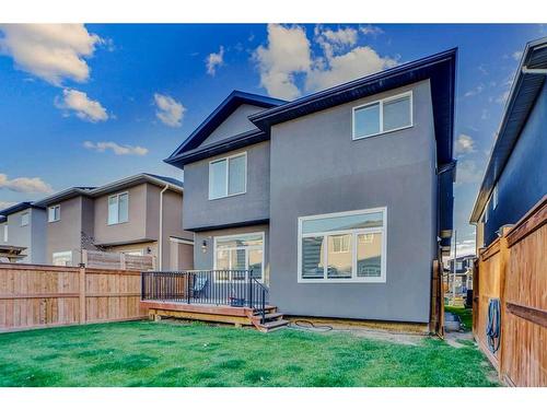 208 Bayview Street Sw, Airdrie, AB - Outdoor With Deck Patio Veranda