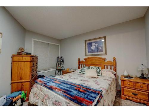 628 High View Park Nw, High River, AB - Indoor Photo Showing Bedroom